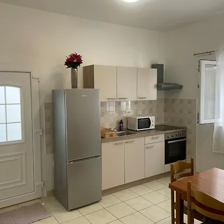 Niko Apartament *